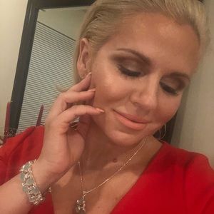 Meet your Posher, Alandra